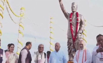 Opposition taunts Savarkar on Bharat Ratna – says he should get British Ratna