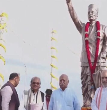 Opposition taunts Savarkar on Bharat Ratna – says he should get British Ratna