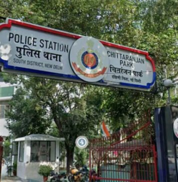 CBI caught the bribe taking inspector red handed, the policeman was taking bribe of Rs 10 lakh