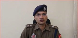 ‘Give me the money, otherwise we will kill you here’, put a pistol in his mouth and extorted 20 lakhs from the businessman.