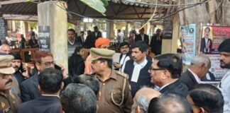 Bomb threat in 19 courts of Lucknow, Ayodhya and Kashi, premises evacuated due to security reasons