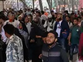 Leader’s eye gouged out in clash a day before voting in Bangladesh, mother dies of shock