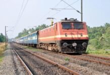 Passengers please pay attention! Now TTE will not wait for you, if you do not meet at boarding, the seat will be given to someone else, Railways changed the rules.