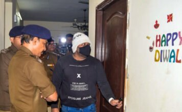 Three sisters committed suicide by jumping from the 9th floor