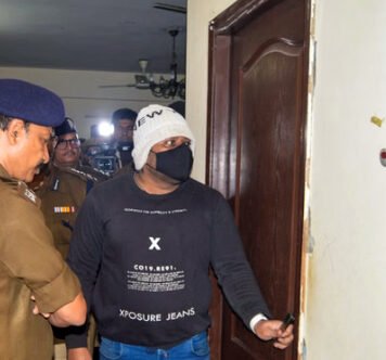 Three sisters committed suicide by jumping from the 9th floor