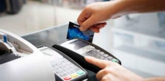 Kept making fake online payments after staying in hotel for 6 months, bank statement exposed