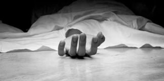 The body of Mahant Parasnath, the abbot of Jhak Math, was found floating in a pool of water.